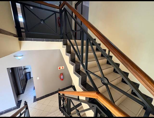 140M² OFFICE TO LET IN FOURWAYS
